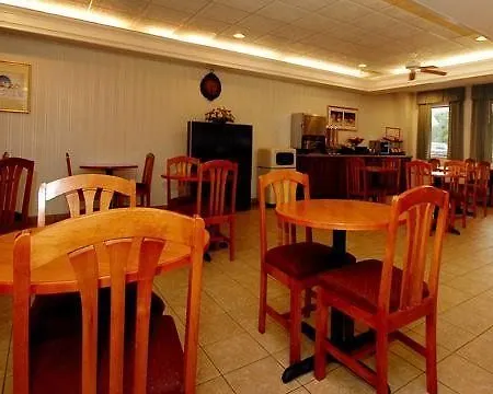 Comfort Inn & Suites Lavale - Cumberland 