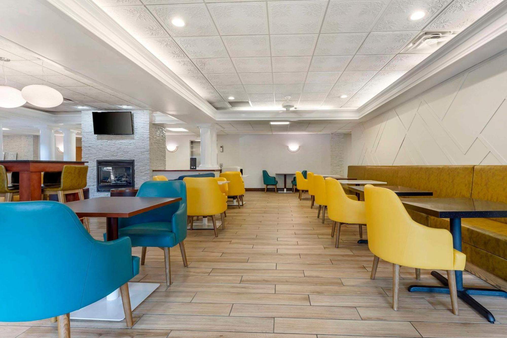 Comfort Inn&suites - Lavale - Cumberland Hotel 3*